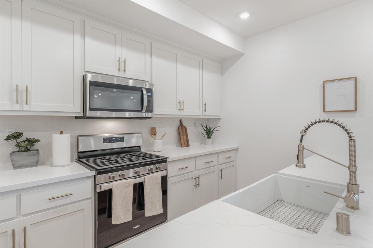 5392 Arnold Road Dublin, CA 94568 - Photo 14 of 53 Gallery Image 14