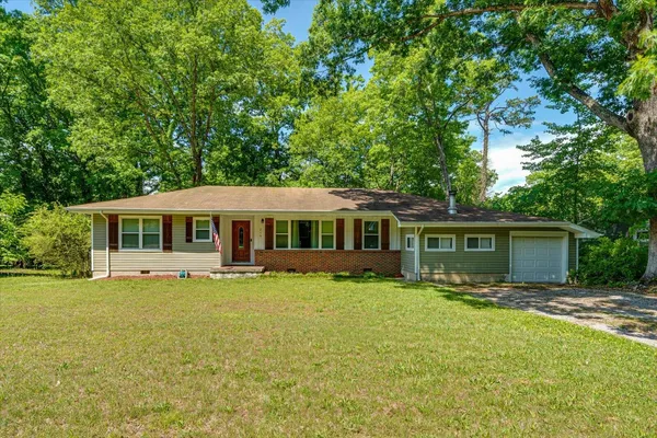 $480,000 | 215 Timberlinks Drive, Signal Mountain, TN 37377