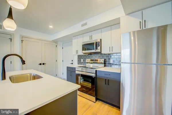 $1,695 | 5001 Umbria Street, Unit P607, Philadelphia, PA 19128
