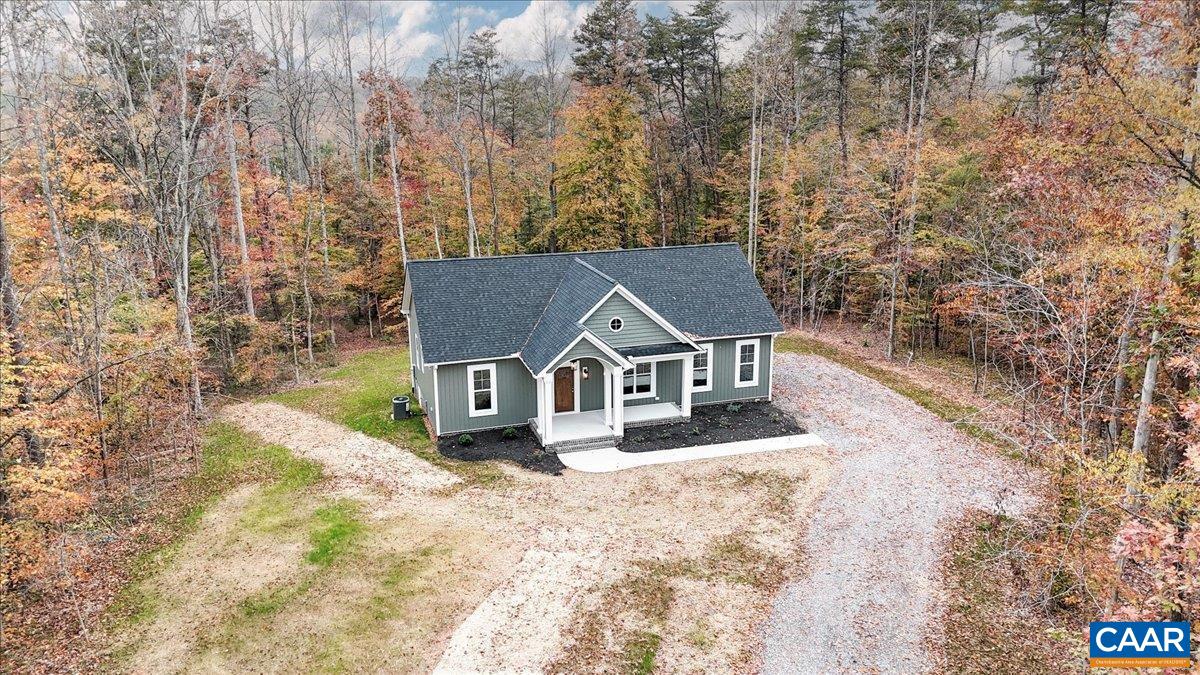 6443 Bremo Road Bremo Bluff, VA 23022 - Photo 4 of 31 front view of a house with a yard
