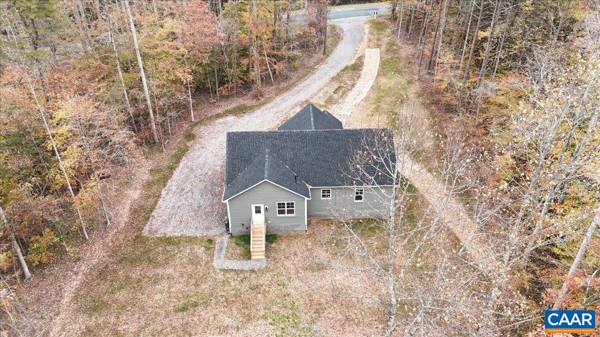 6443 Bremo Road Bremo Bluff, VA 23022 - Photo 7 of 31 a front view of a house with a yard