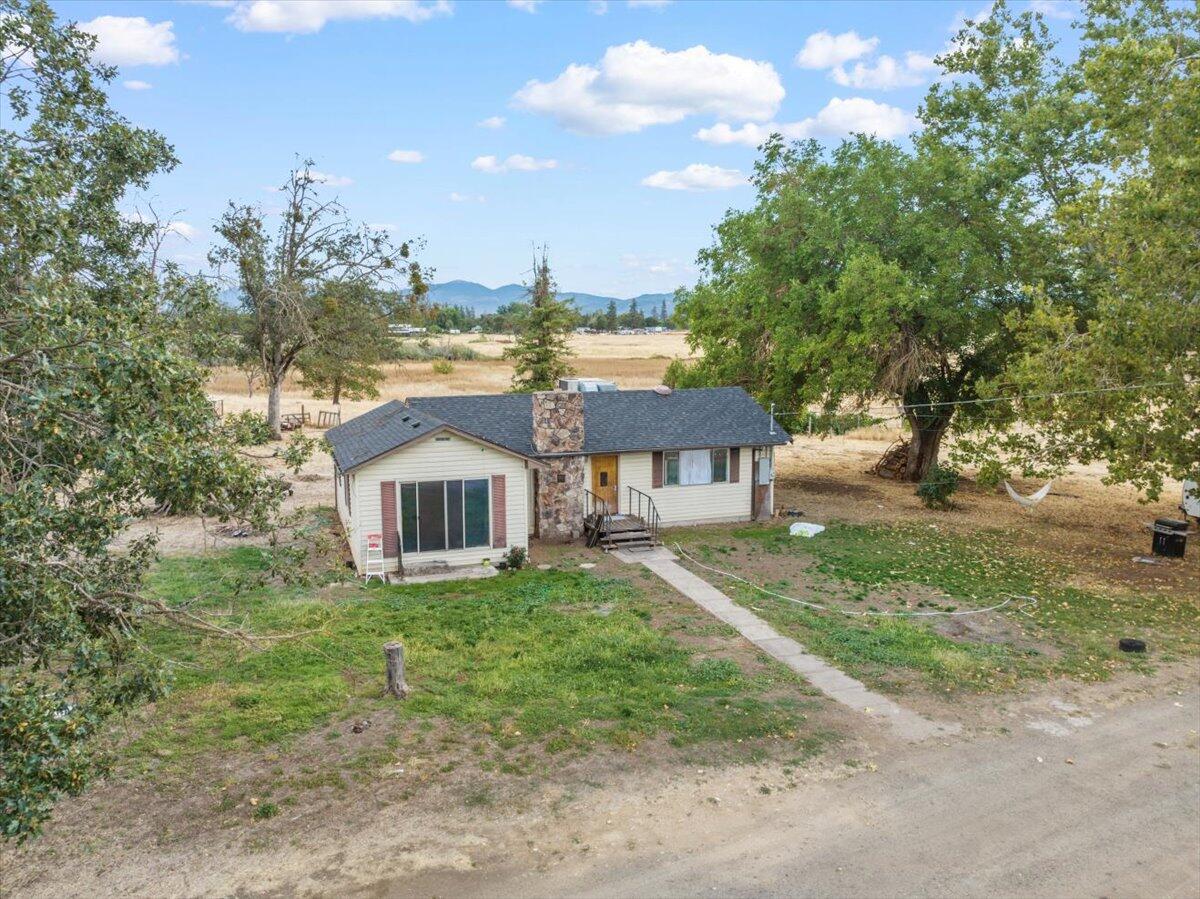 629 Gibbon Road Central Point, OR 97502 - Photo 2 of 28 1