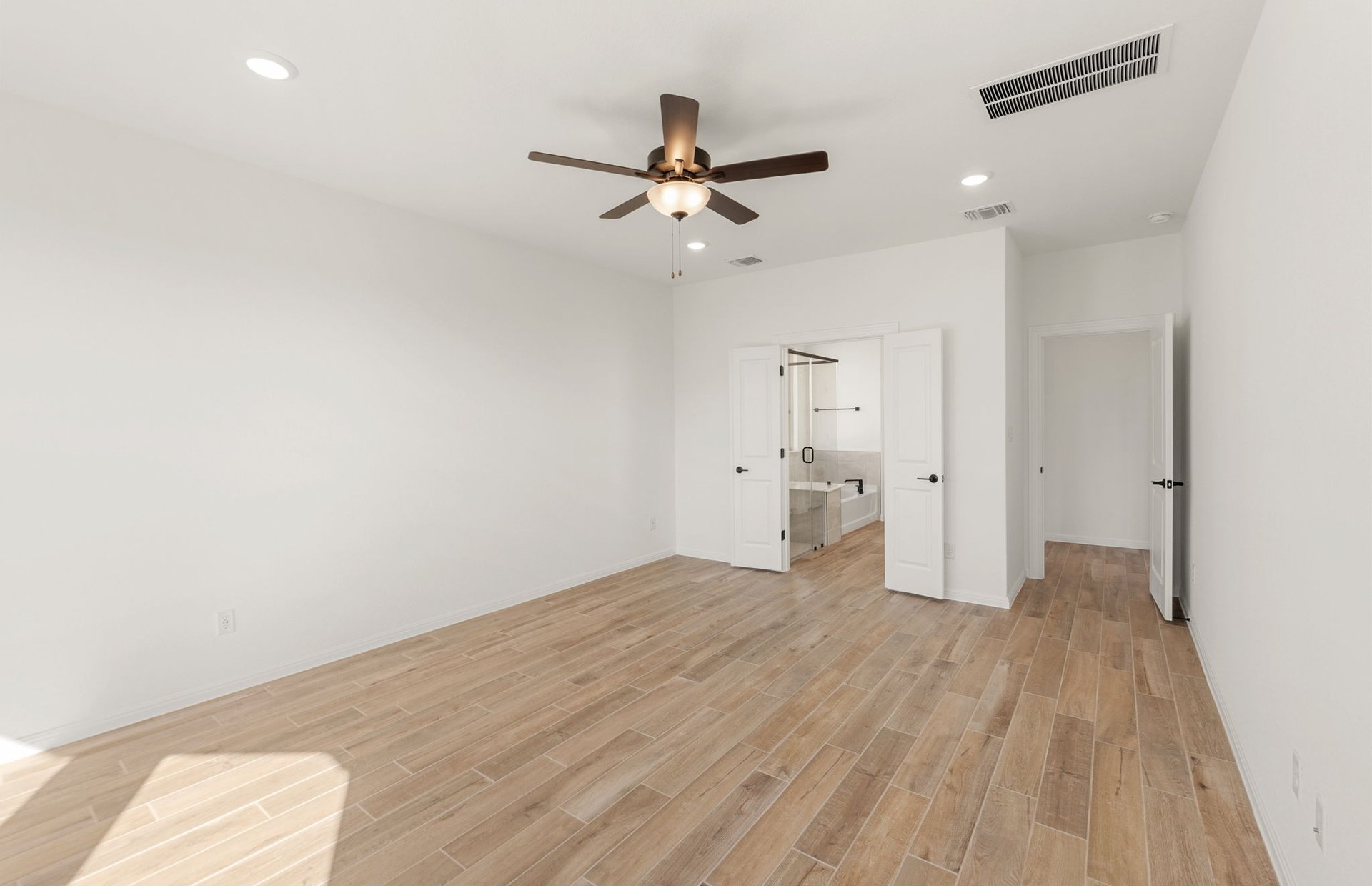 601 Rdg Pt Drive Georgetown, TX 78628 - Photo 10 of 24