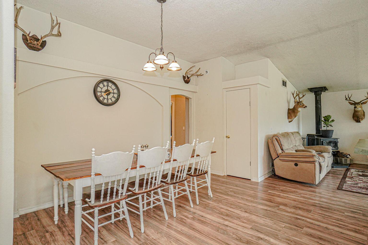 2566 Lewis Road Prospect, OR 97536 - Photo 20 of 39 Dining Room