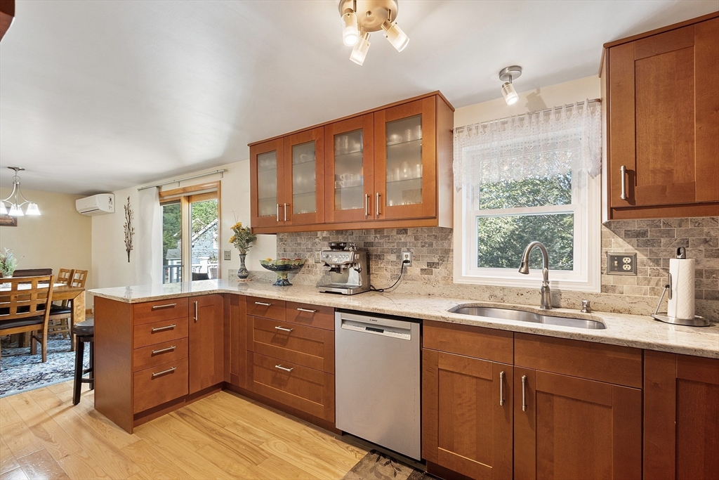 8 Pershing Street Worcester, MA 01606 - Photo 11 of 25