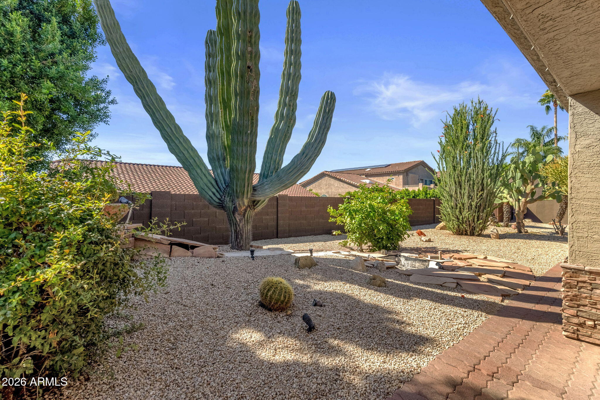 1837 East Marilyn Road Phoenix, AZ 85022 - Photo 41 of 47 41-web-or-mls-41