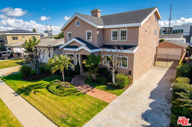 a front view of house with yard