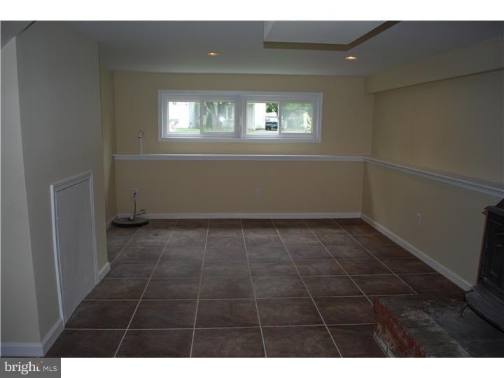 16 Merry Road Newark, DE 19713 - Photo 17 of 21 Family Room
