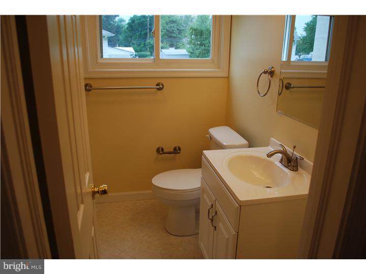 16 Merry Road Newark, DE 19713 - Photo 18 of 21 Bathroom