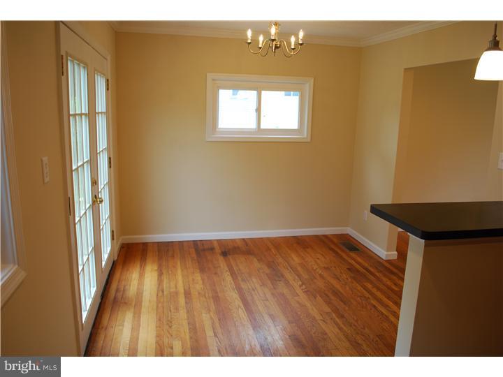 16 Merry Road Newark, DE 19713 - Photo 6 of 21 Dining Room