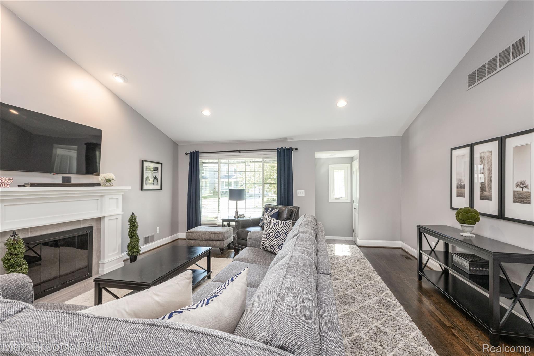 4112 Highfield Road Royal Oak, MI 48073 - Photo 3 of 30 2E2A6246-Edit.jpg