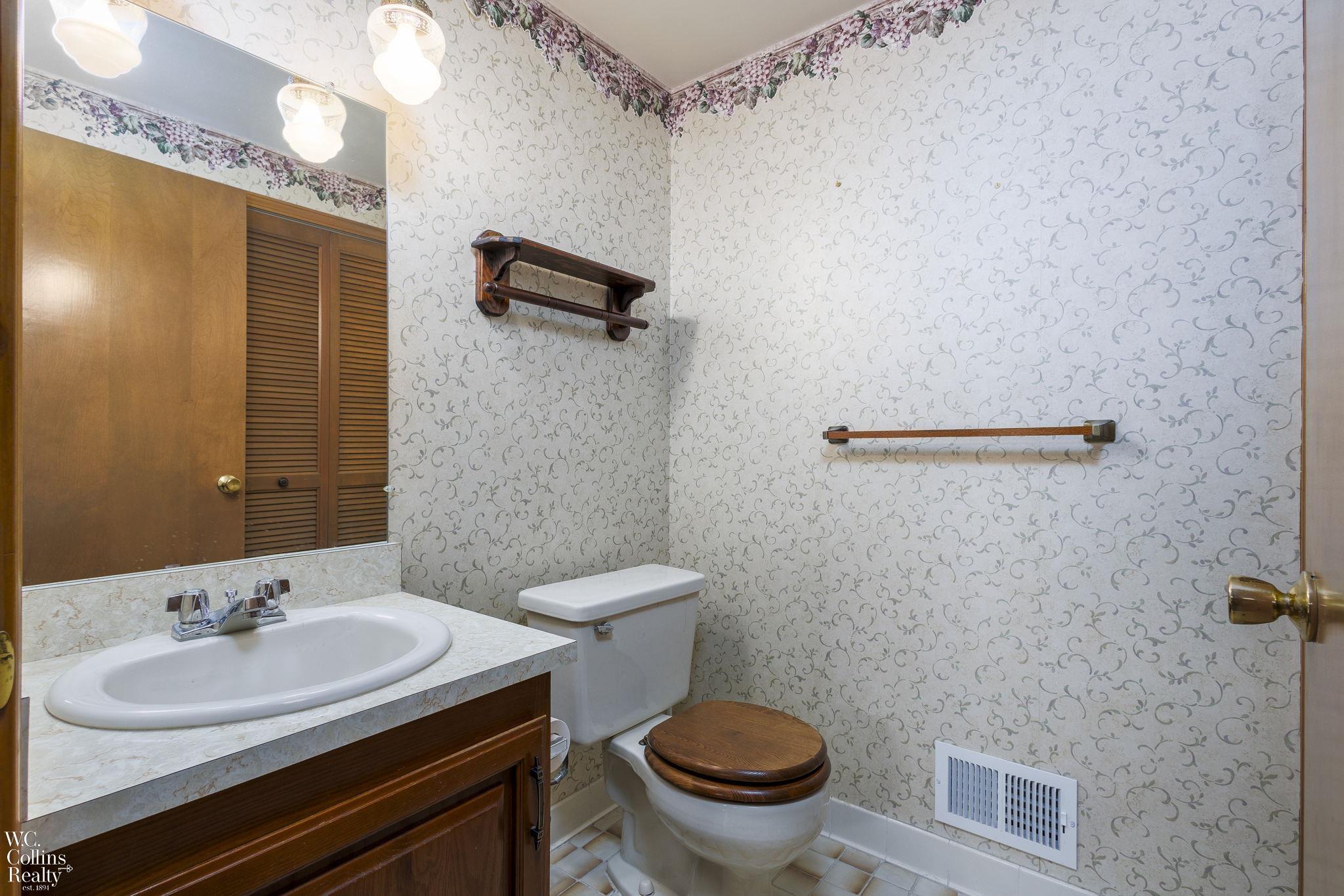 34095 Mulvey Road Fraser, MI 48026 - Photo 15 of 35