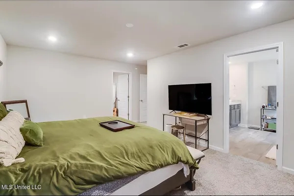 $2,500 | 2520 Esplanade Street, Ocean Springs, MS 39564