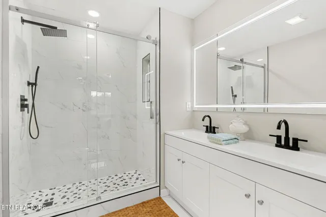 $558,900 | 6741 Heatherbrook Drive, Knoxville, TN 37931