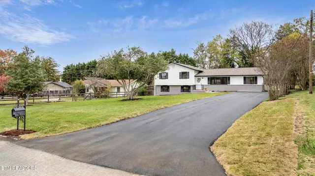 $558,900 | 6741 Heatherbrook Drive, Knoxville, TN 37931