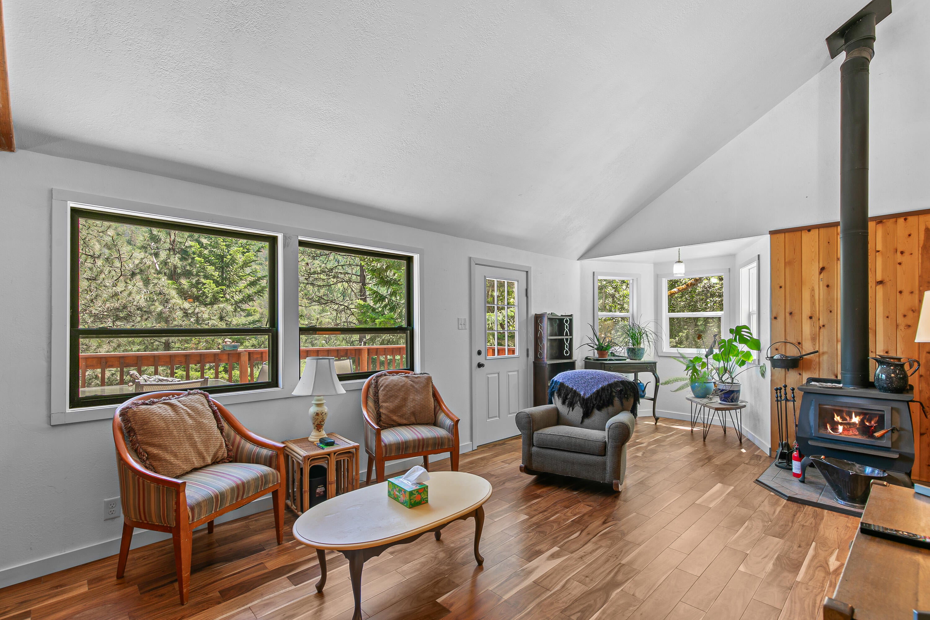 4780 Andrews Road Medford, OR 97501 - Photo 9 of 47 Family Room w/Wood Stove