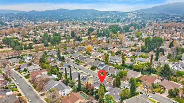 $899,999 | 25442 VÃa Escovar, Valencia, CA 91355