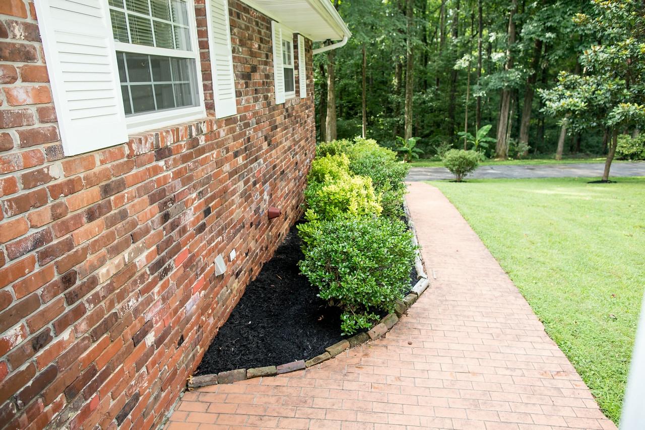 700 Summit View Road Knoxville, TN 37920 - Photo 5 of 24 Front Entrance Sidewalk
