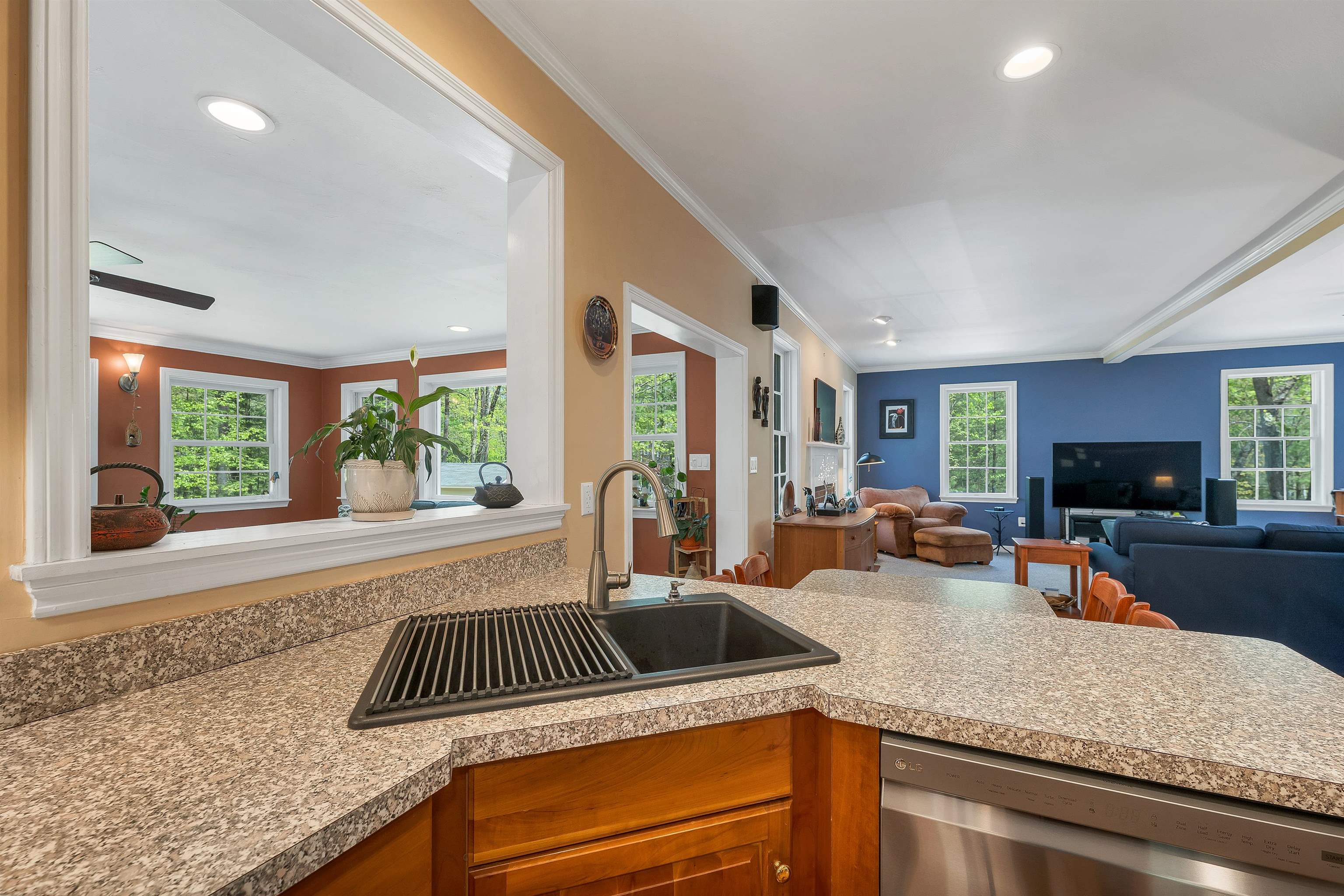 281 New Boston Road Bedford, NH 03110 - Photo 17 of 53