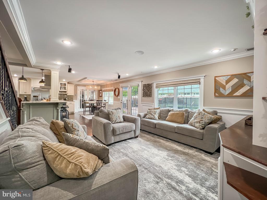 38 Spring Valley Road Levittown, PA 19056 - Photo 13 of 50 Formal Living Room