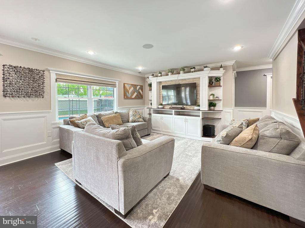 38 Spring Valley Road Levittown, PA 19056 - Photo 14 of 50 Gallery Image 14
