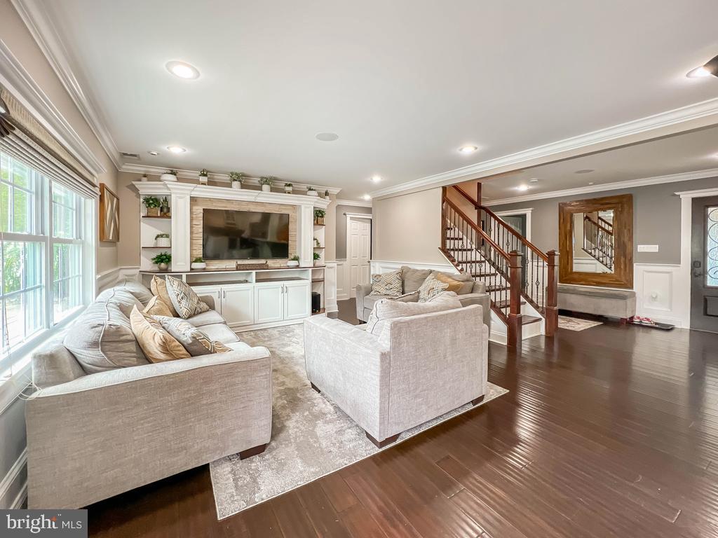 38 Spring Valley Road Levittown, PA 19056 - Photo 15 of 50 Gallery Image 15