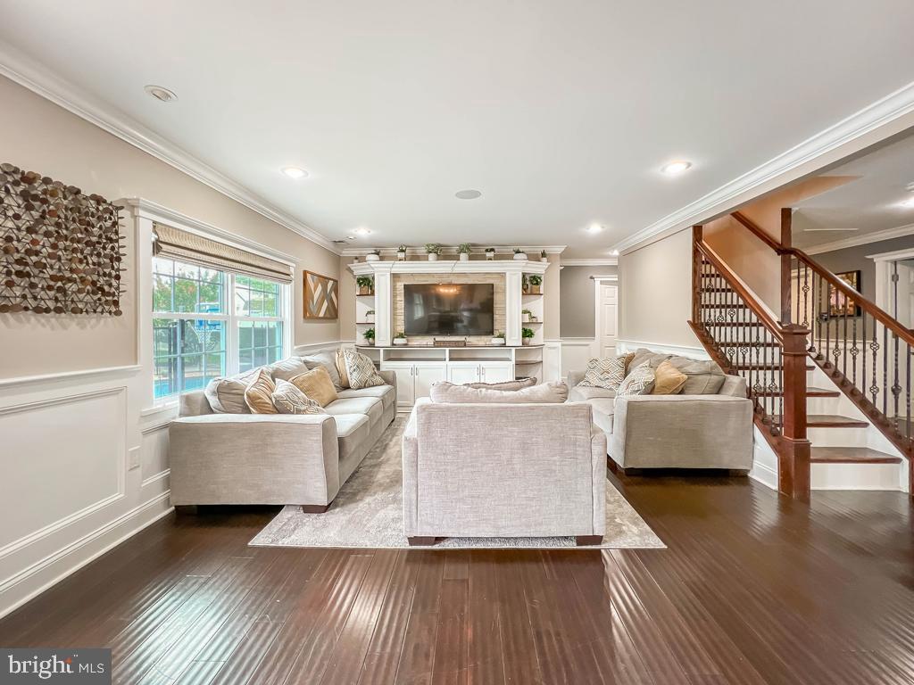 38 Spring Valley Road Levittown, PA 19056 - Photo 16 of 50 Gallery Image 16