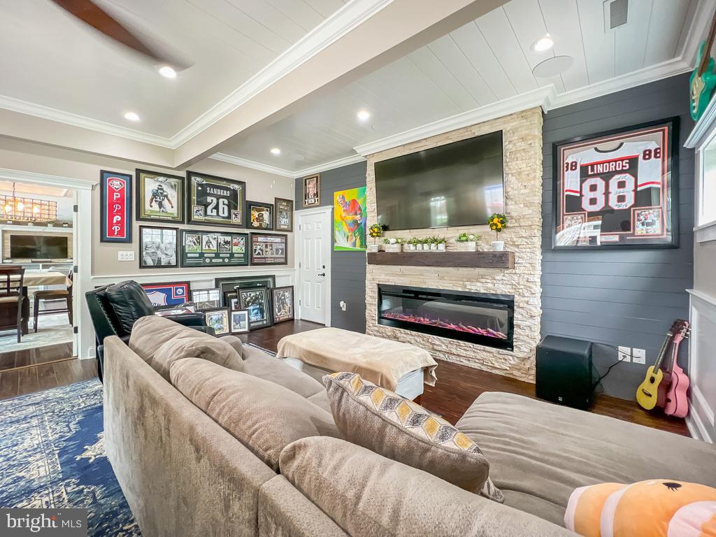 38 Spring Valley Road Levittown, PA 19056 - Photo 20 of 50 Gallery Image 20