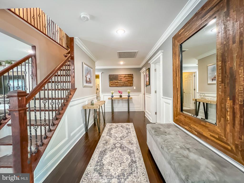38 Spring Valley Road Levittown, PA 19056 - Photo 22 of 50 First Floor Hall