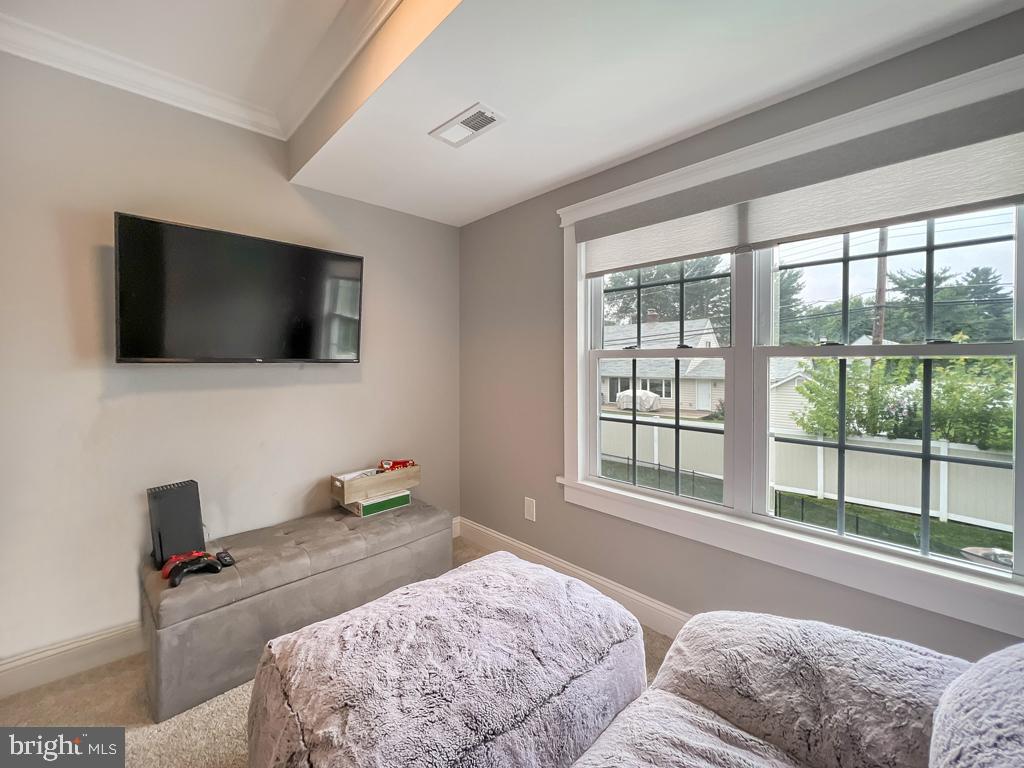 38 Spring Valley Road Levittown, PA 19056 - Photo 36 of 50 Gallery Image 36