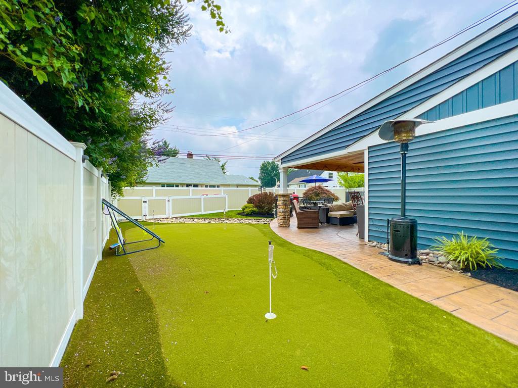 38 Spring Valley Road Levittown, PA 19056 - Photo 46 of 50 Putting Green