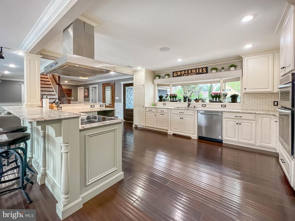 38 Spring Valley Road Levittown, PA 19056 - Photo 6 of 50 Gallery Image 6