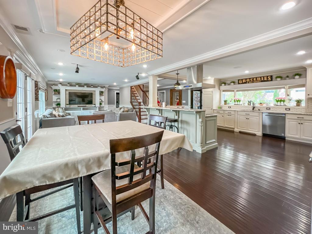 38 Spring Valley Road Levittown, PA 19056 - Photo 8 of 50 Dining Room