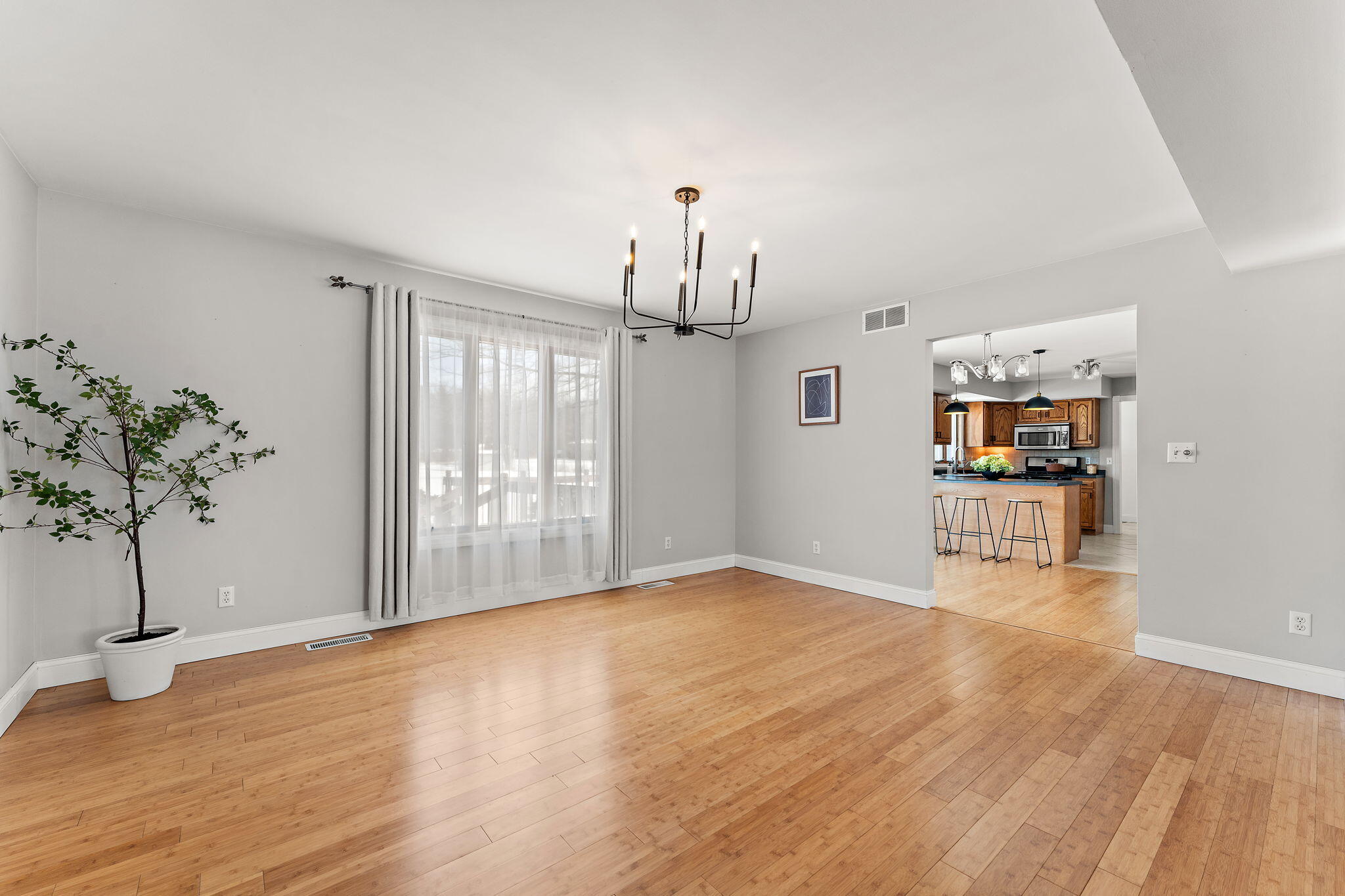 16255 Grant Street Crown Point, IN 46307 - Photo 8 of 61 2048x1365