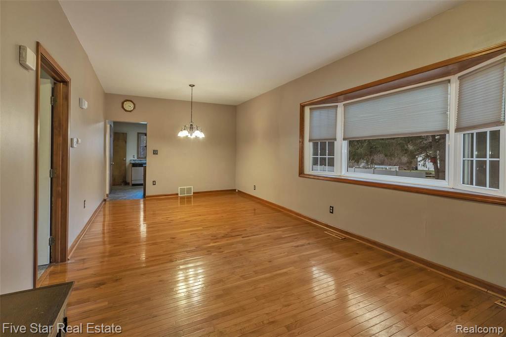 5804 Baker Road Bridgeport, MI 48722 - Photo 5 of 42