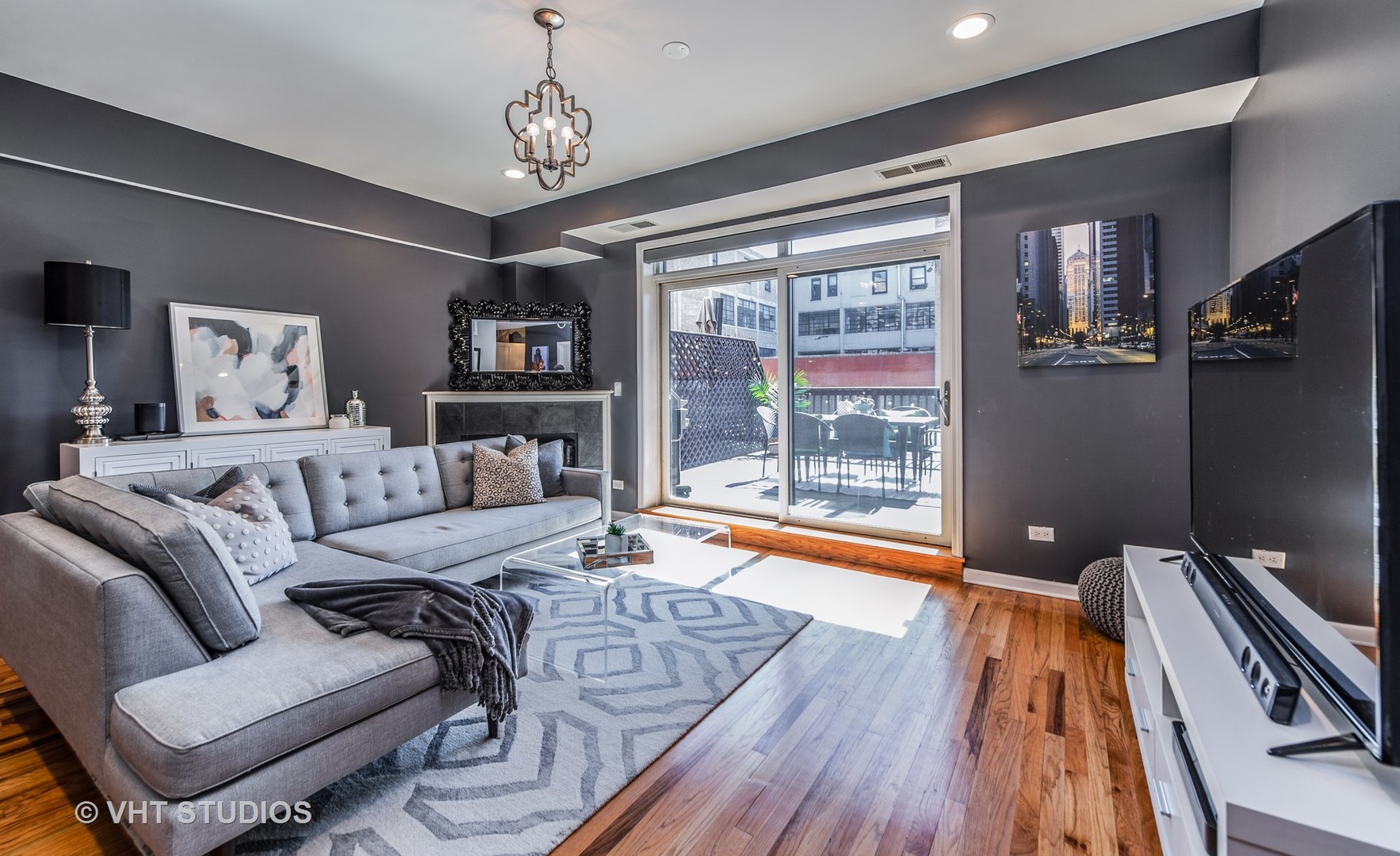 657 West Fulton Street, Unit 204 Chicago, IL 60661 - Photo 4 of 12