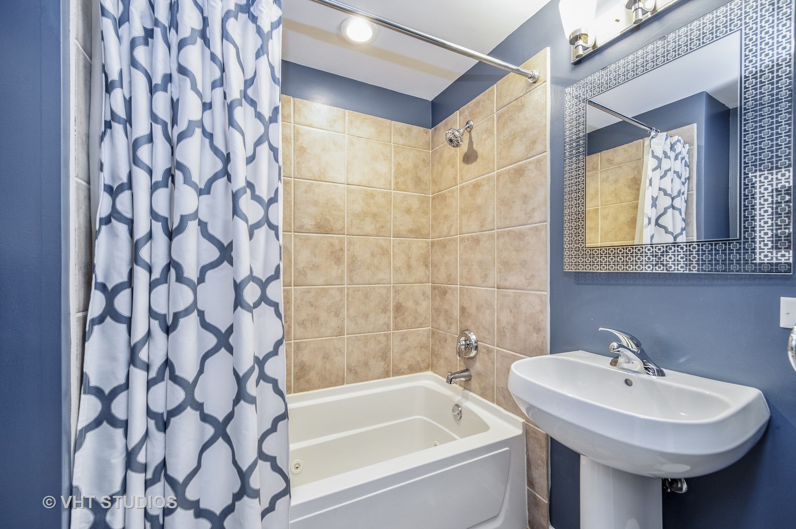 657 West Fulton Street, Unit 204 Chicago, IL 60661 - Photo 9 of 12