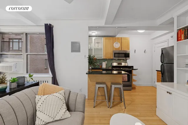 $350,000 | 70 Remsen Street, Unit 3F | Brooklyn Heights