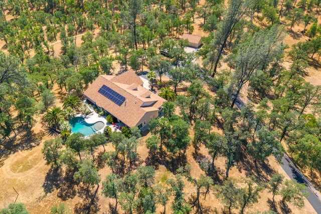 a picture of city view