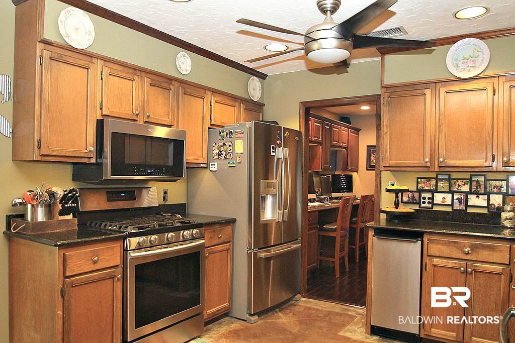 106 Winnetk Circle Daphne, AL 36526 - Photo 13 of 39 Kitchen