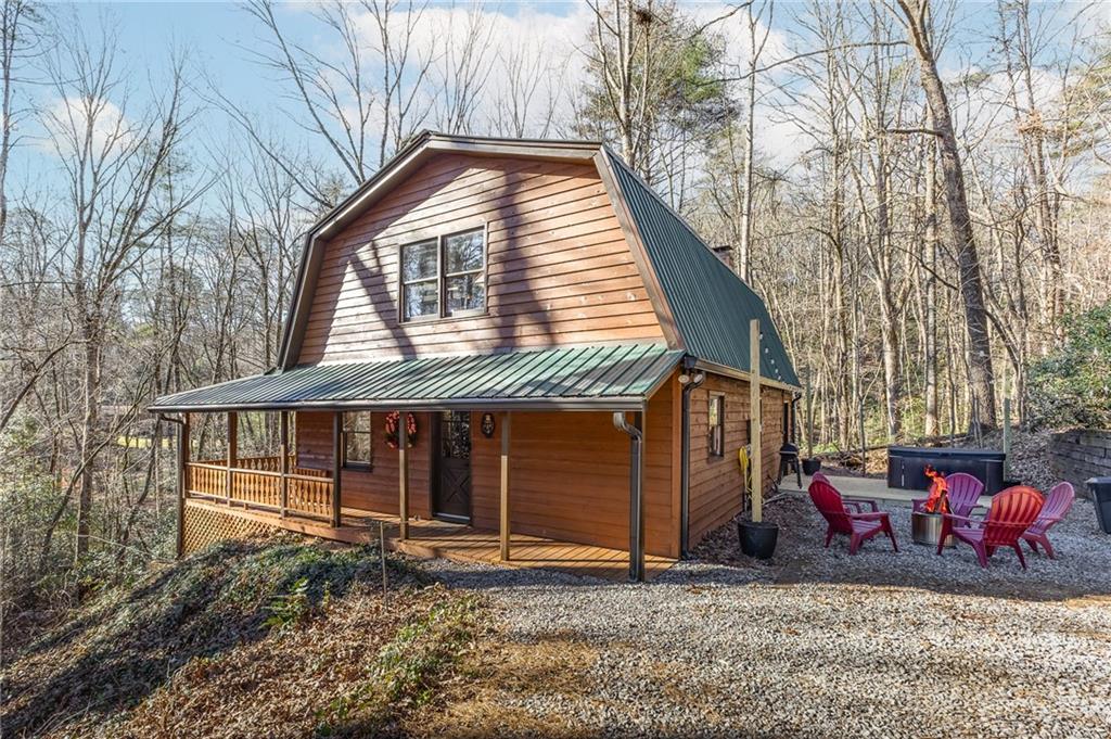 40 Kaceys Lane Helen, GA 30545 - Photo 5 of 35 a view of a house with a yard