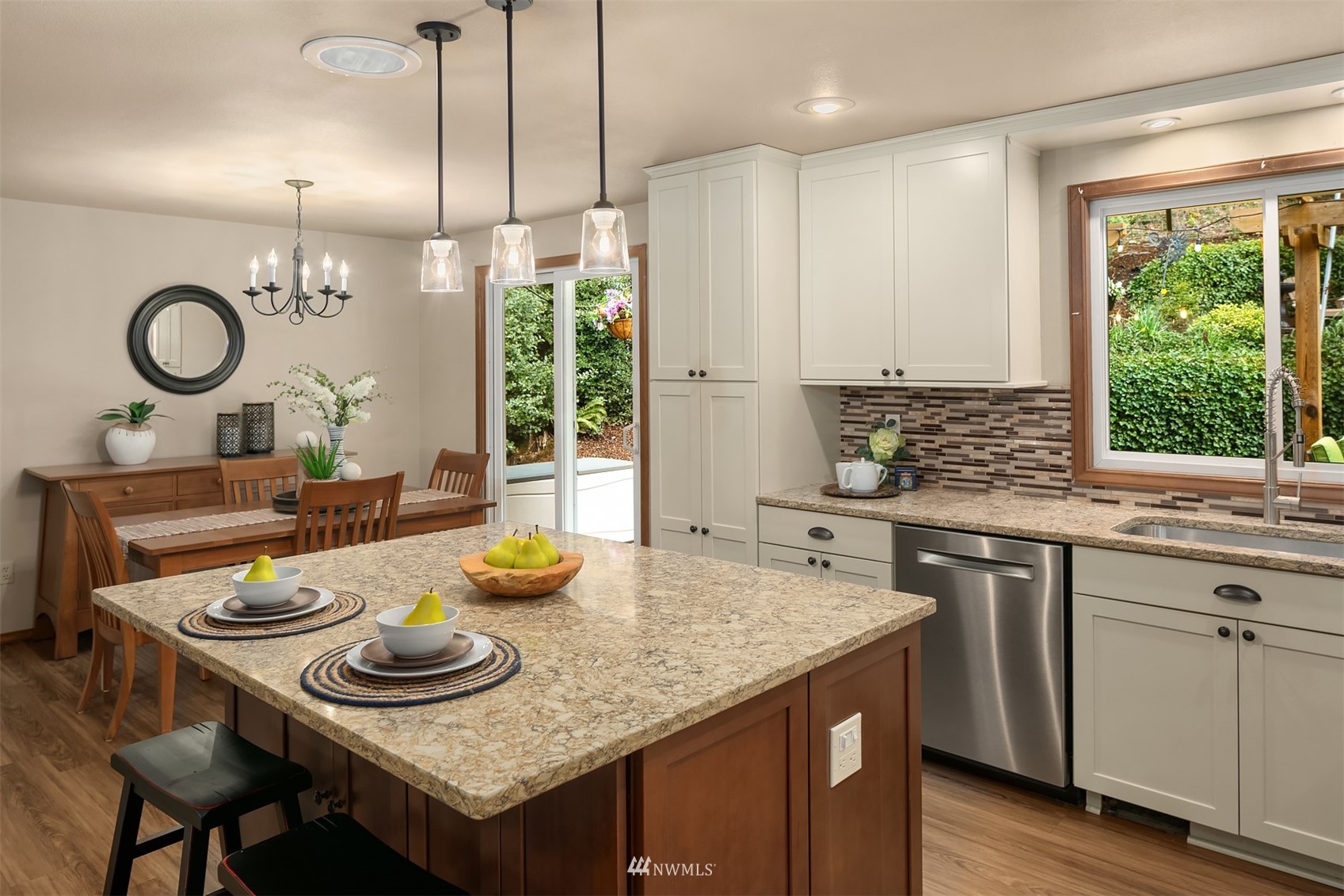 21832 Northeast 8th Street Sammamish, WA 98074 - Photo 15 of 40