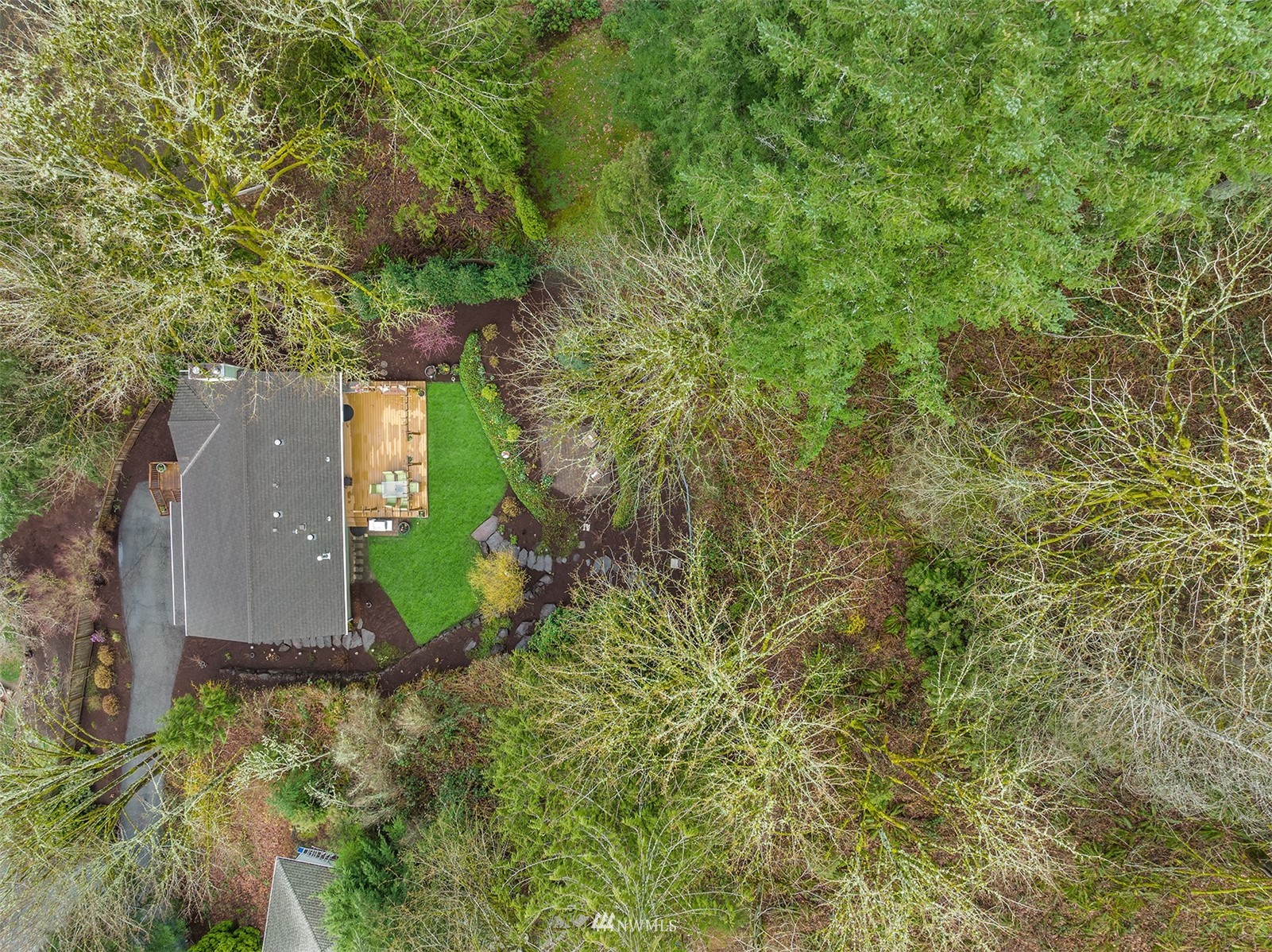 21832 Northeast 8th Street Sammamish, WA 98074 - Photo 38 of 40