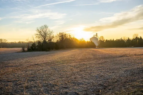 $298,200 | Northwest B Highway, Urich, MO 64788
