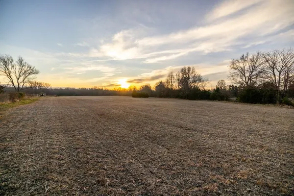 $298,200 | Northwest B Highway, Urich, MO 64788
