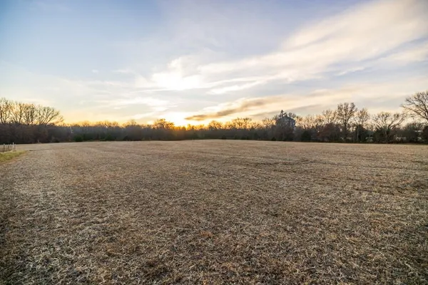$298,200 | Northwest B Highway, Urich, MO 64788