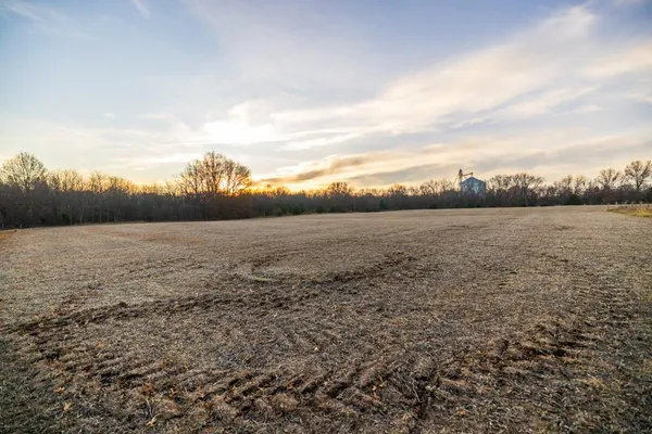 $298,200 | Northwest B Highway, Urich, MO 64788