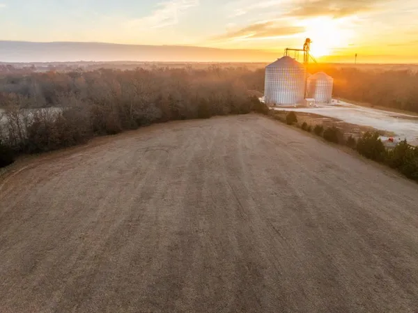 $298,200 | Northwest B Highway, Urich, MO 64788