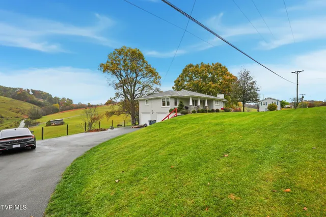 $399,985 | 7067 Reedy Creek Road, Bristol, VA 24202