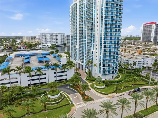 $3,650 | 1945 South Ocean Drive, Unit 509, Hallandale Beach, FL 33009